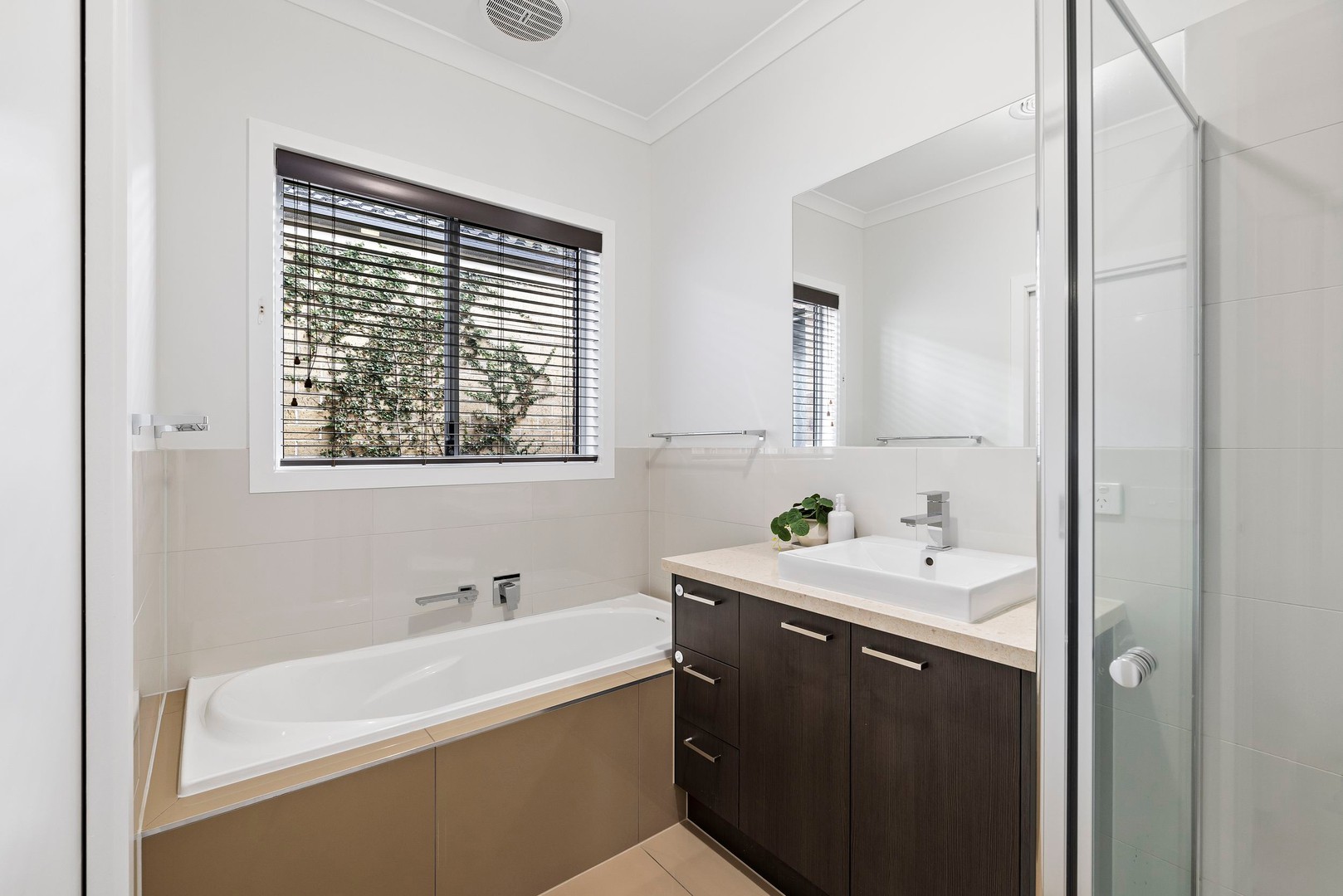 16A Hart Street, Airport West, VIC 3042, Airport West - Thumbnail 6