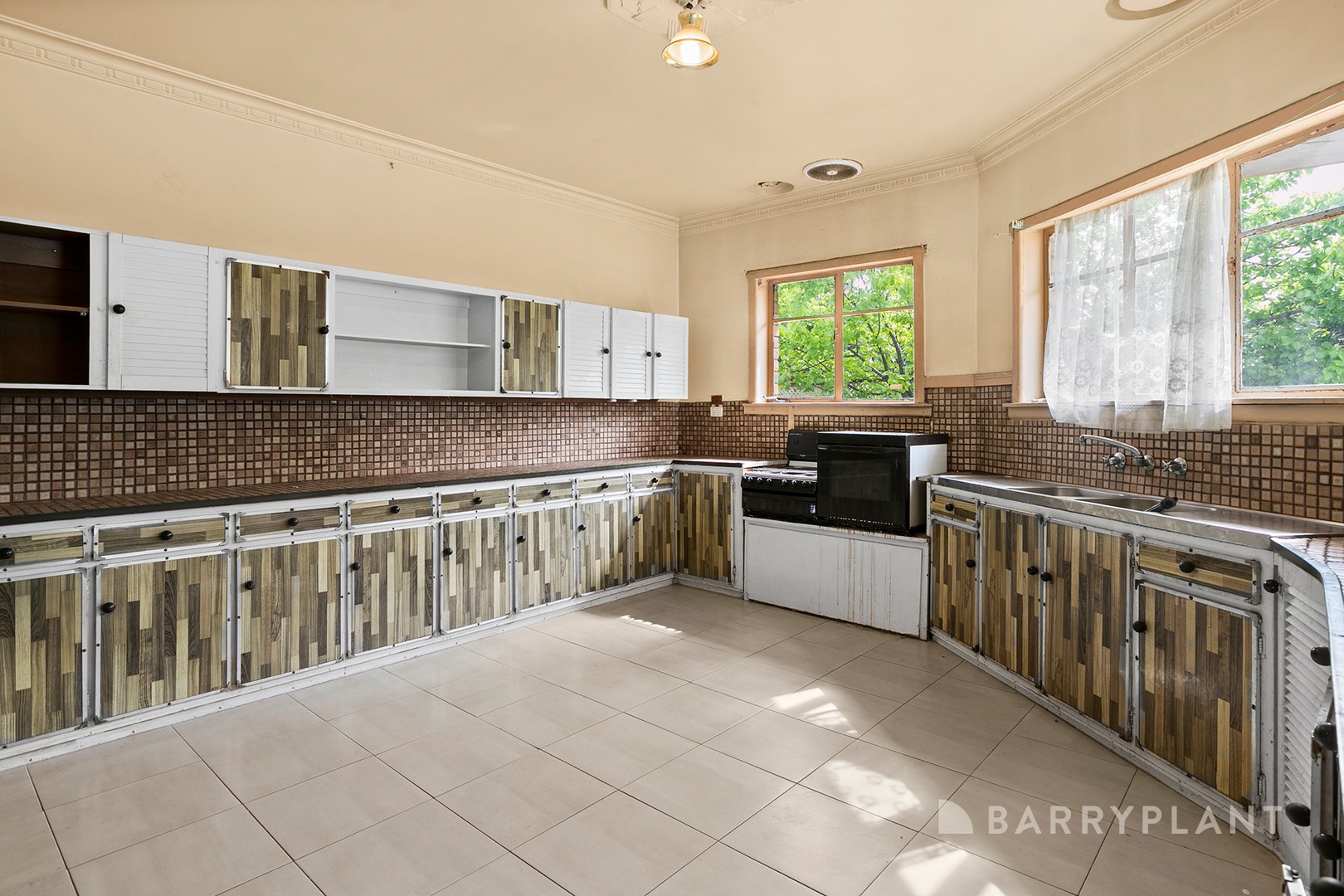 16A Merrilands Road, Reservoir, VIC 3073, Reservoir - Thumbnail 2