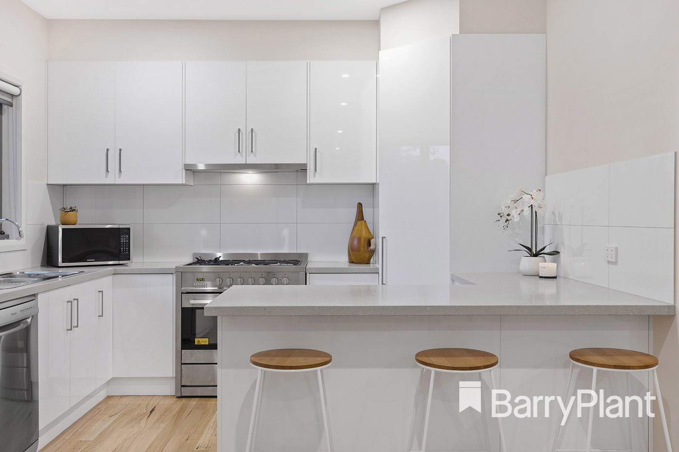 16A Nambour Drive, Mooroolbark, VIC 3138 - Thumbnail 2 - 11/11/2021