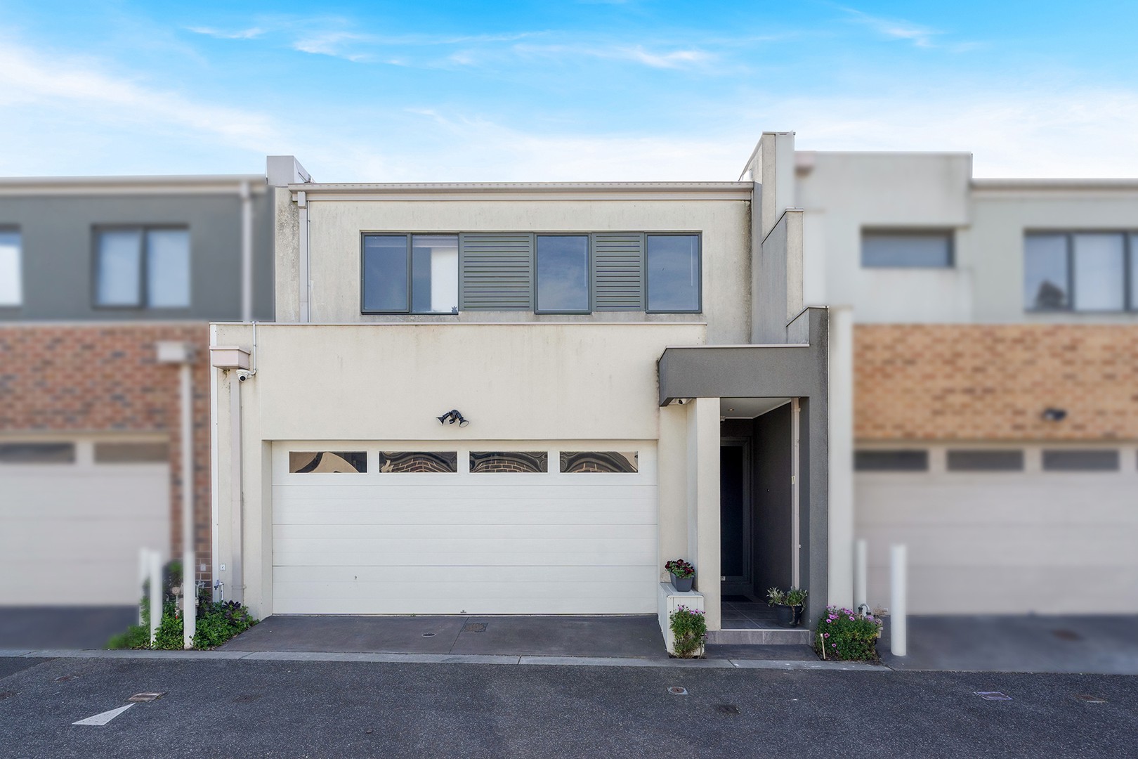 17/4 Delany Lane, Craigieburn - Image 1