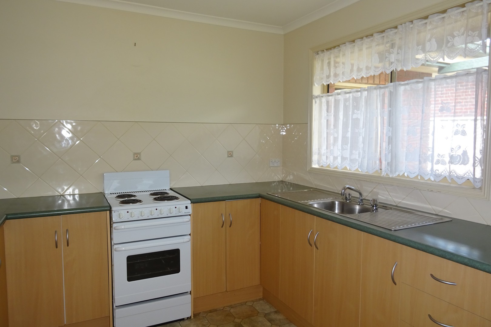 17 Adelle CourtStrathdale, VIC 3550  - Leased, Strathdale - Thumbnail 3