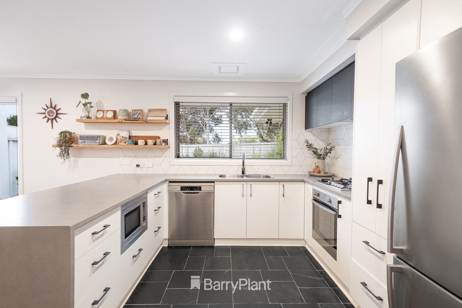 17 Amoore Avenue, Highton, VIC 3216, Highton - Thumbnail 5