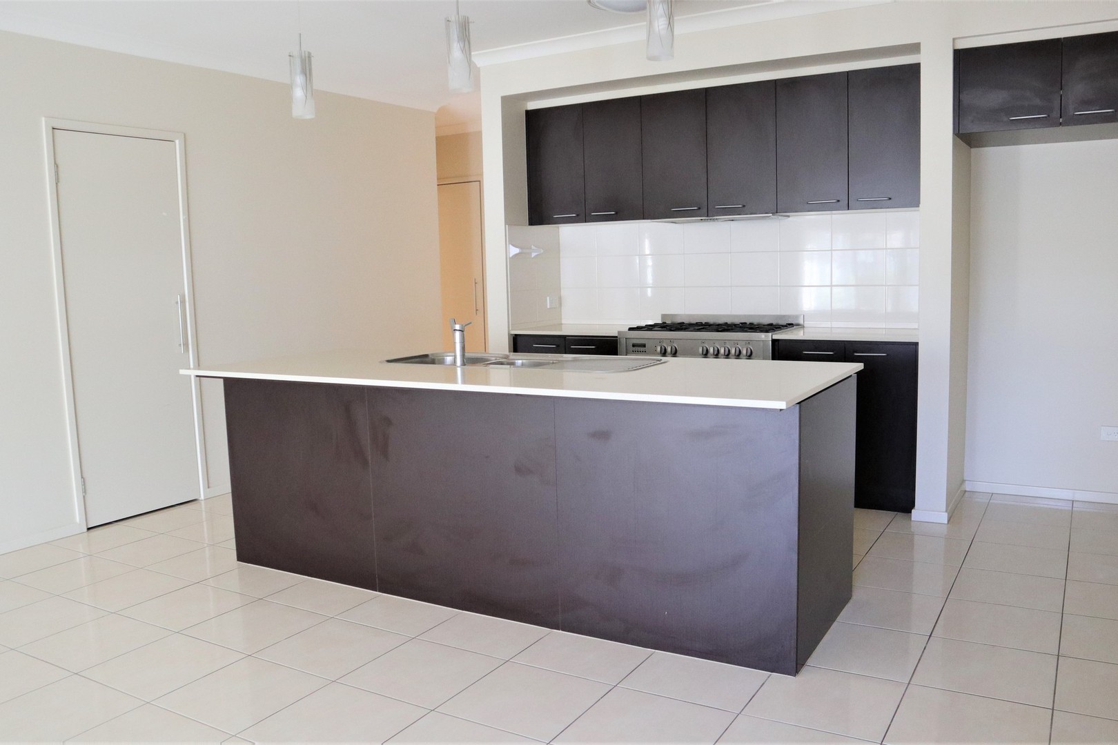 17 Barnell Street, Craigieburn, VIC 3064, Craigieburn - Thumbnail 2