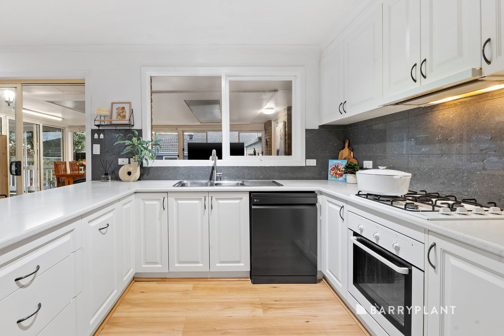 17 Bellbird Drive, Wantirna, VIC 3152, Wantirna - Thumbnail 4