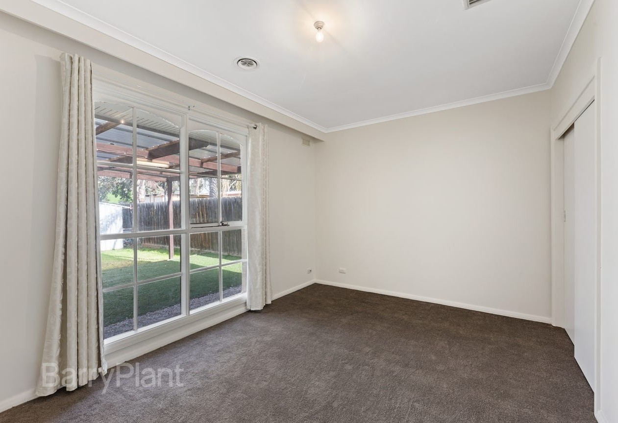 17 Brennan Street, Melton South, VIC 3338, Melton South - Thumbnail 5