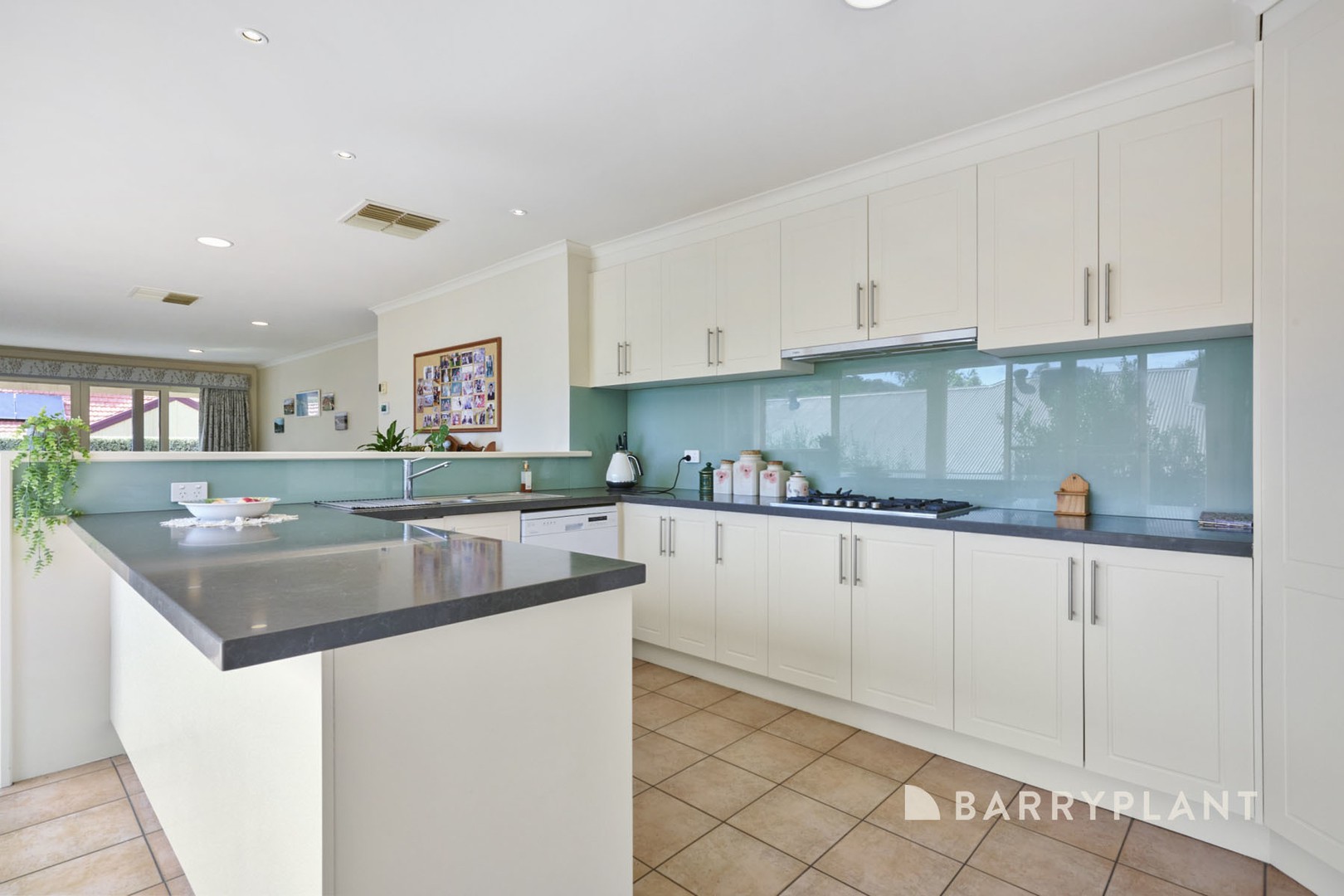 17 Bronte Court, Croydon North, VIC 3136, Croydon North - Thumbnail 4