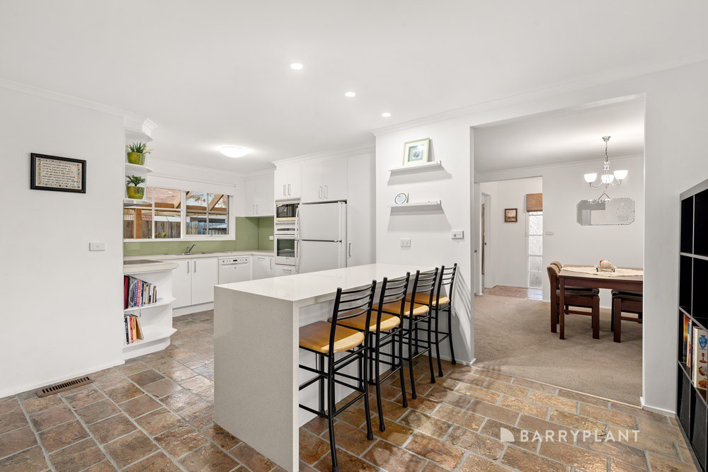 17 Burlington Crescent, Wantirna, VIC 3152, Wantirna - Thumbnail 4