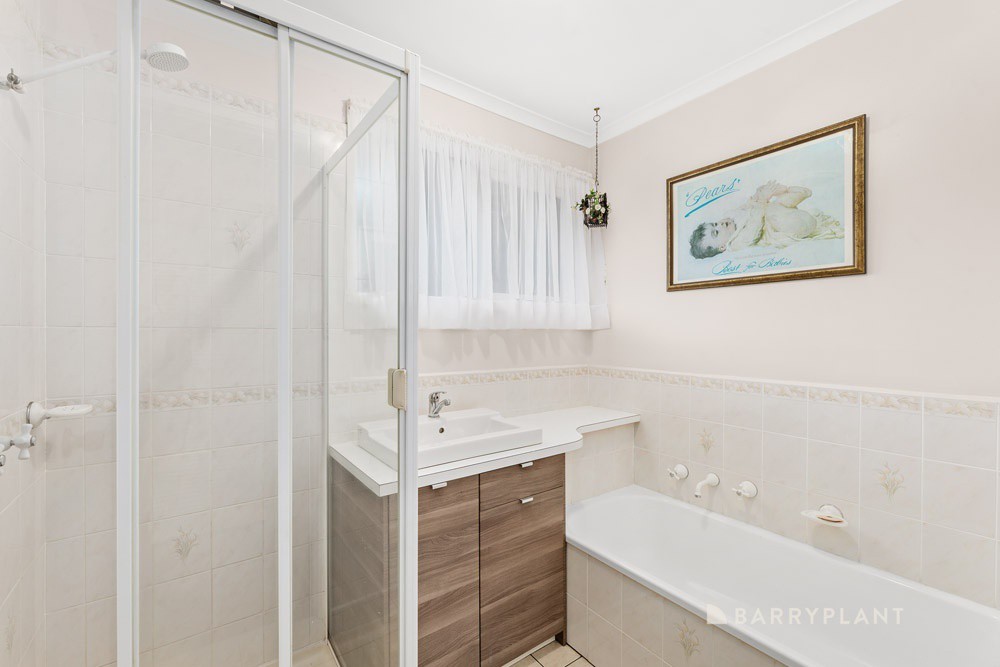 17 Burlington Crescent, Wantirna, VIC 3152, Wantirna - Thumbnail 7