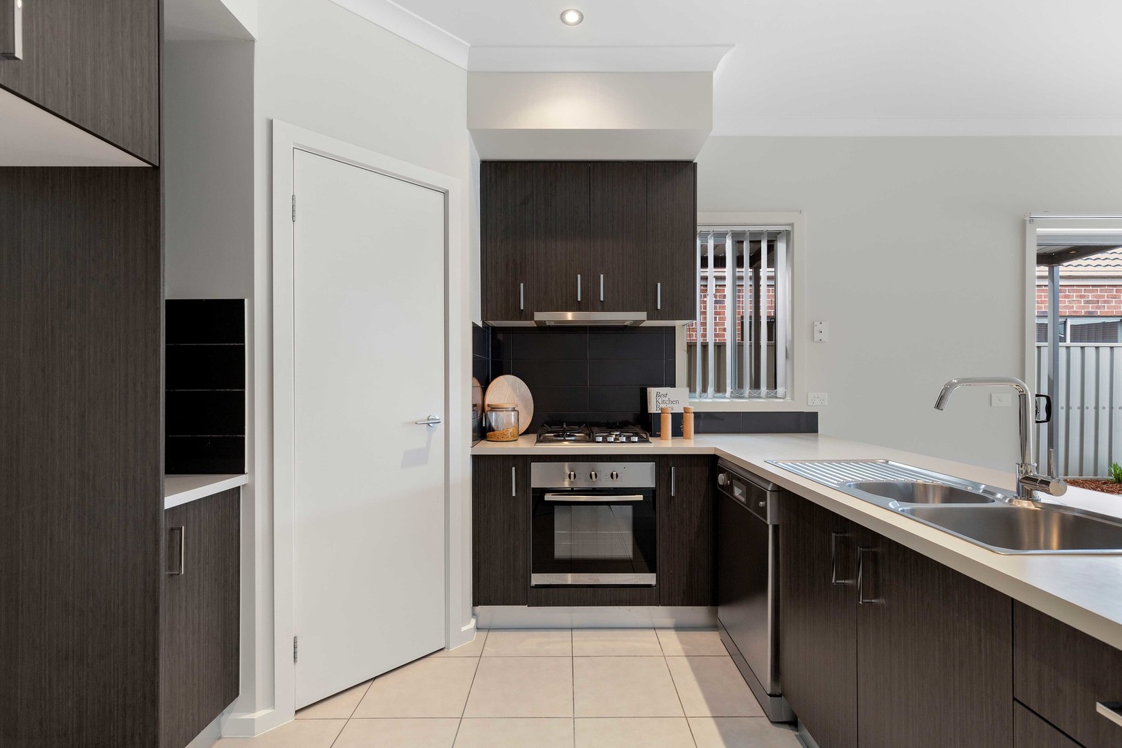 17 Bursaria Drive, Caroline Springs, VIC 3023, Caroline Springs - Thumbnail 5