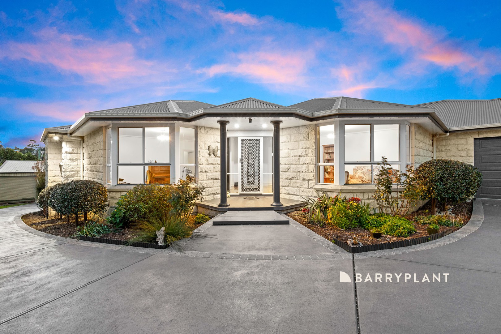 17 Canterbury Close, Drouin, VIC 3818, Drouin - Thumbnail 3