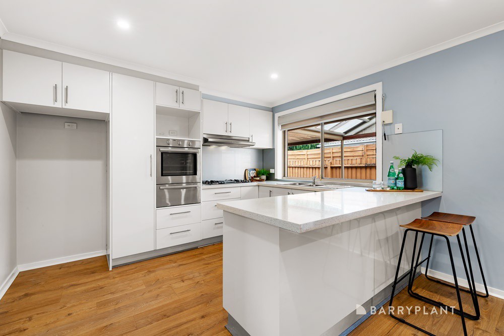 17 Carroll Crescent, Mill Park, VIC 3082, Mill Park - Thumbnail 3