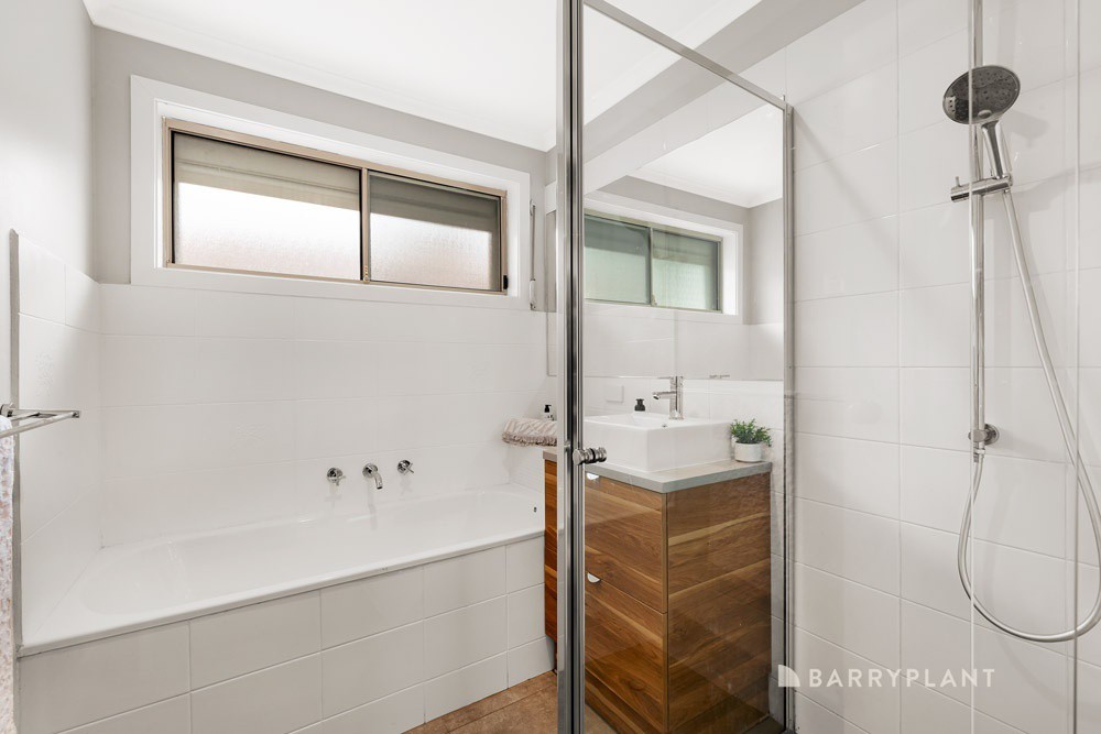 17 Carroll Crescent, Mill Park, VIC 3082, Mill Park - Thumbnail 6