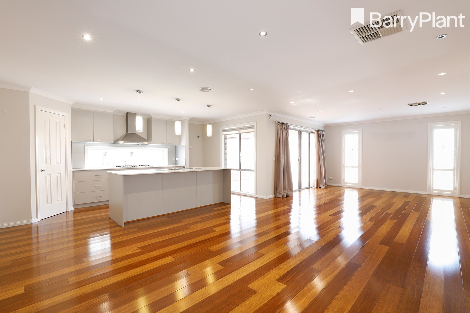 17 Crimson Crescent, Carrum Downs, VIC 3201 - Thumbnail 2 - 27/11/2025