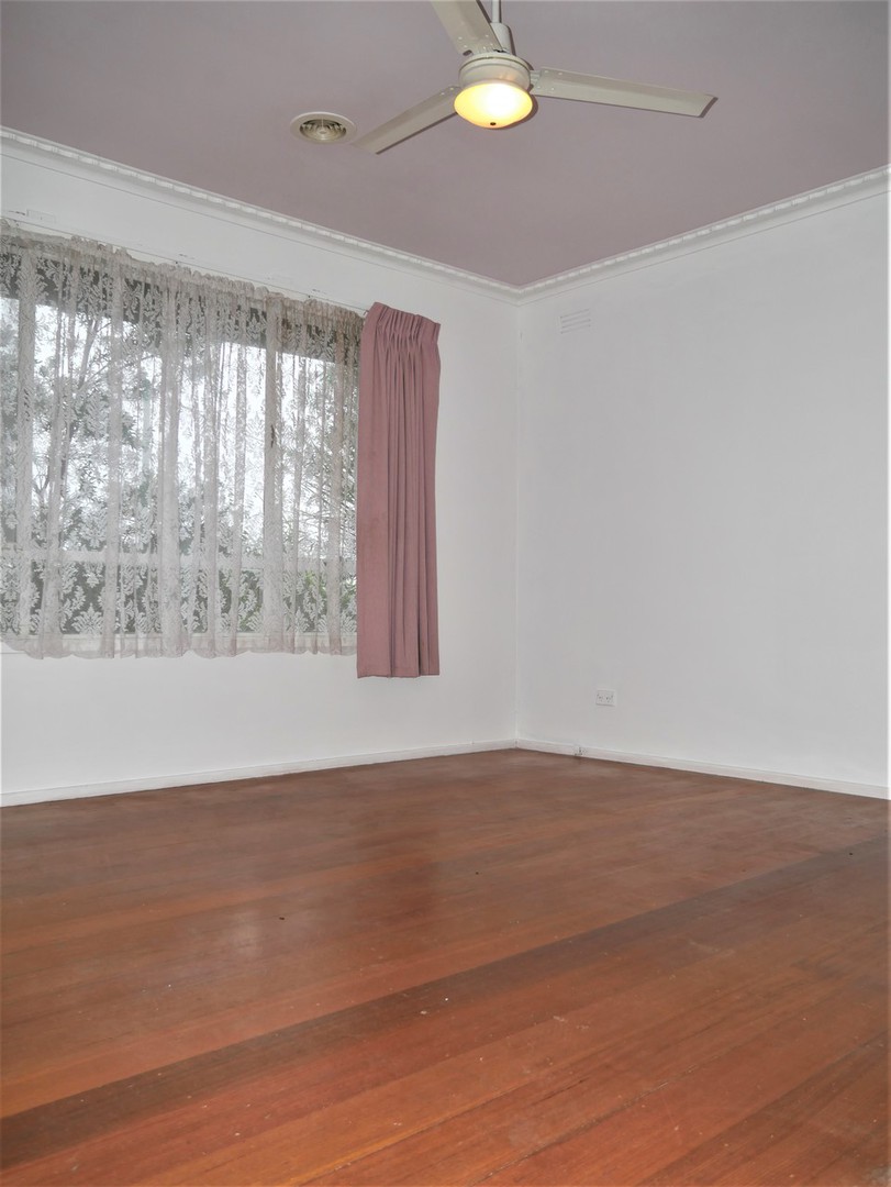 17 Dalton Drive, Melton South, VIC 3338, Melton South - Thumbnail 3