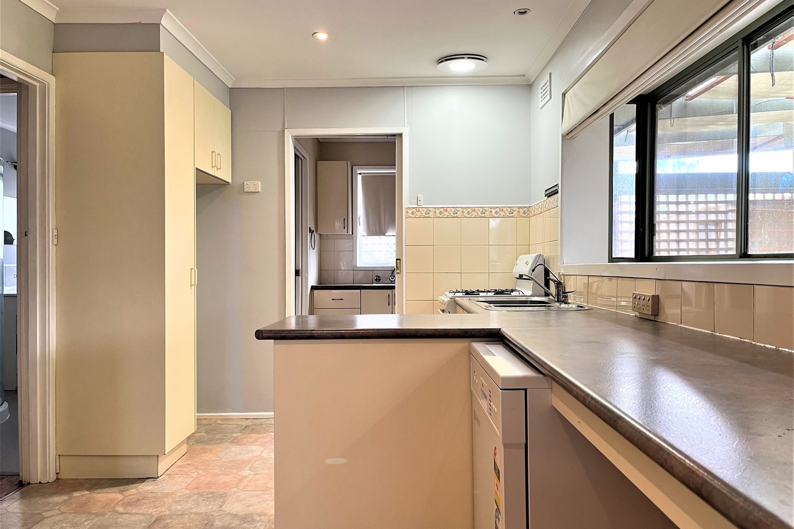 17 Dalton Drive, Melton South, VIC 3338, Melton South - Thumbnail 5