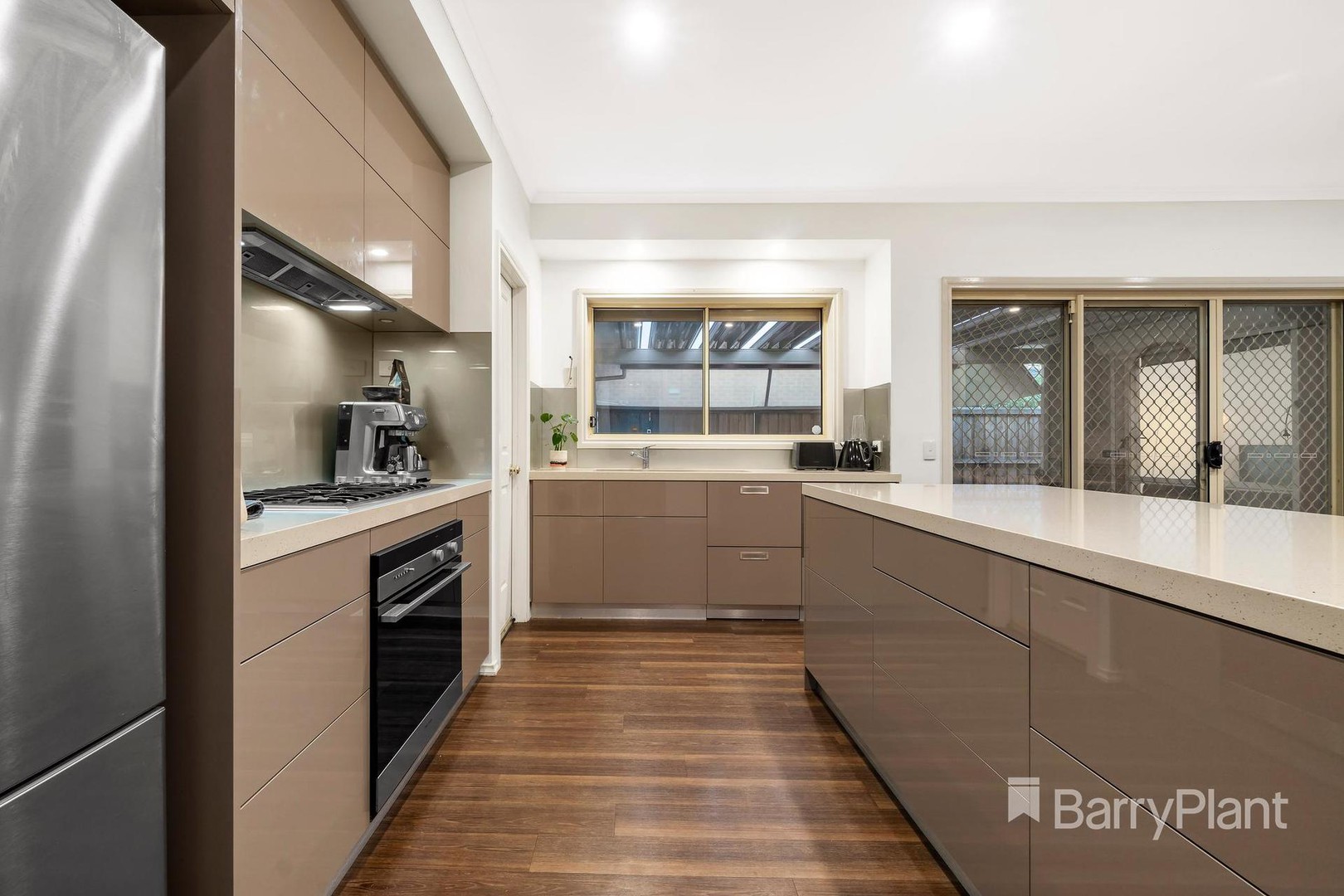 17 Delacombe Drive, Mill Park, VIC 3082, Mill Park - Thumbnail 4