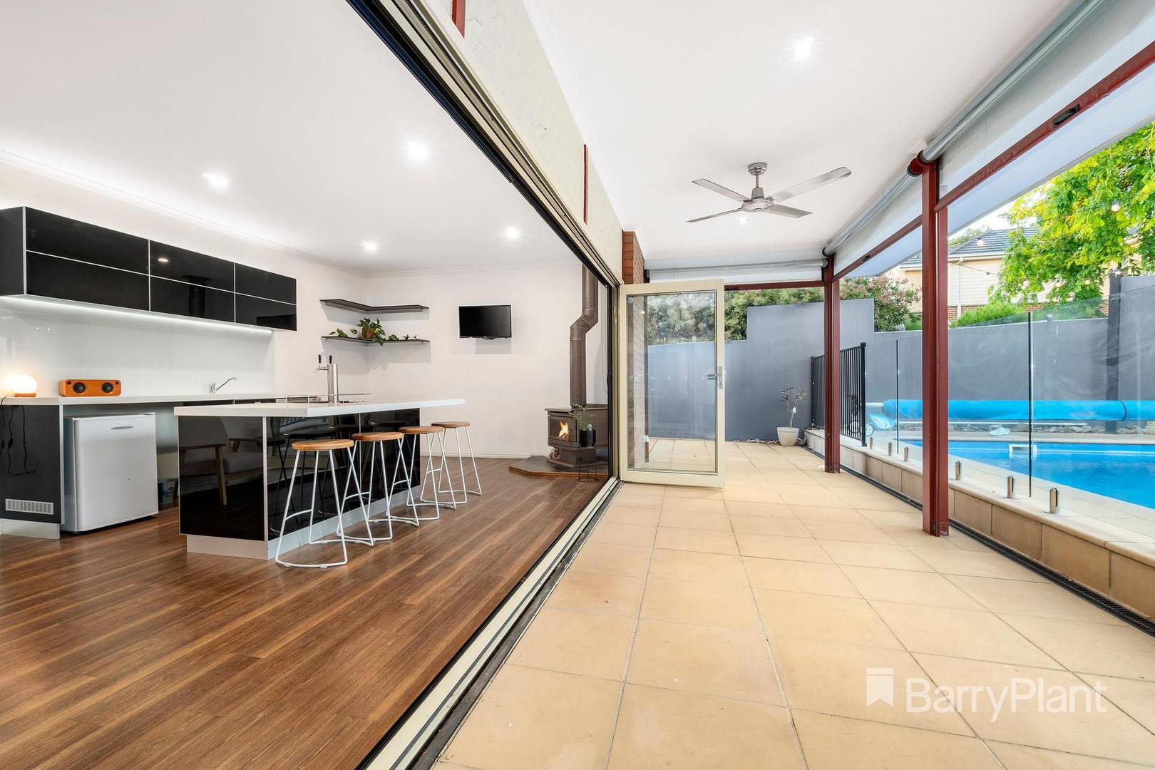 17 Delacombe Drive, Mill Park, VIC 3082, Mill Park - Thumbnail 8