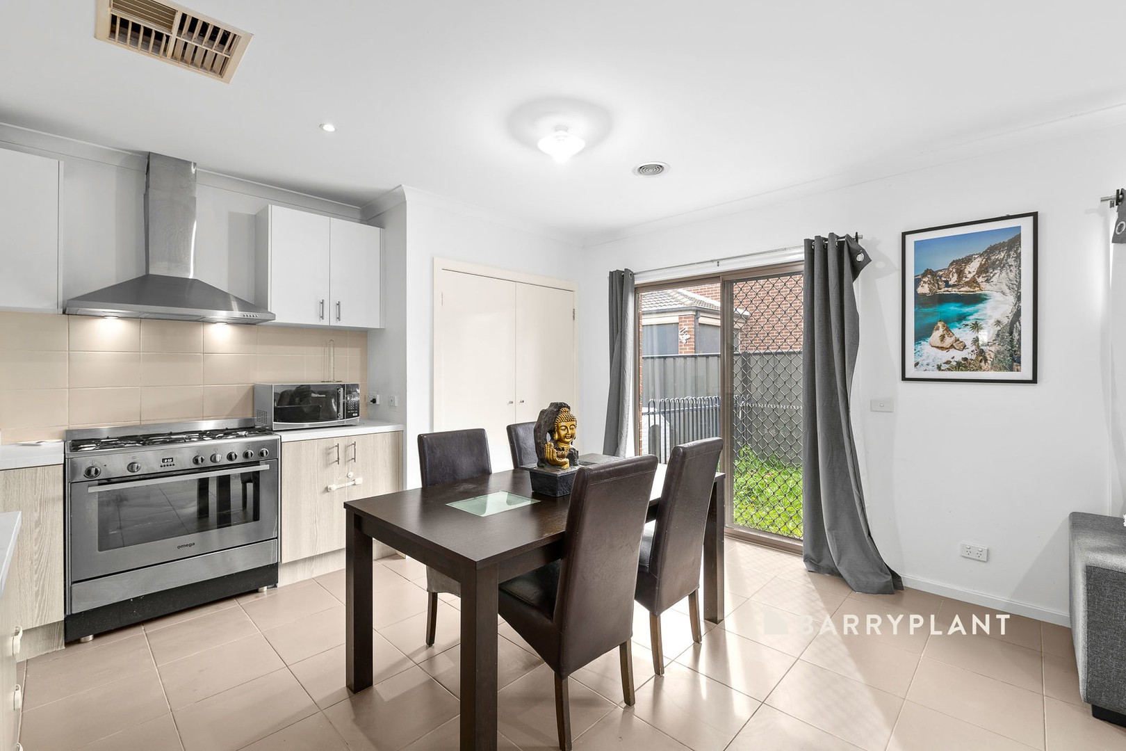 17 Dellinea Street, Cranbourne North, VIC 3977, Cranbourne North - Thumbnail 4