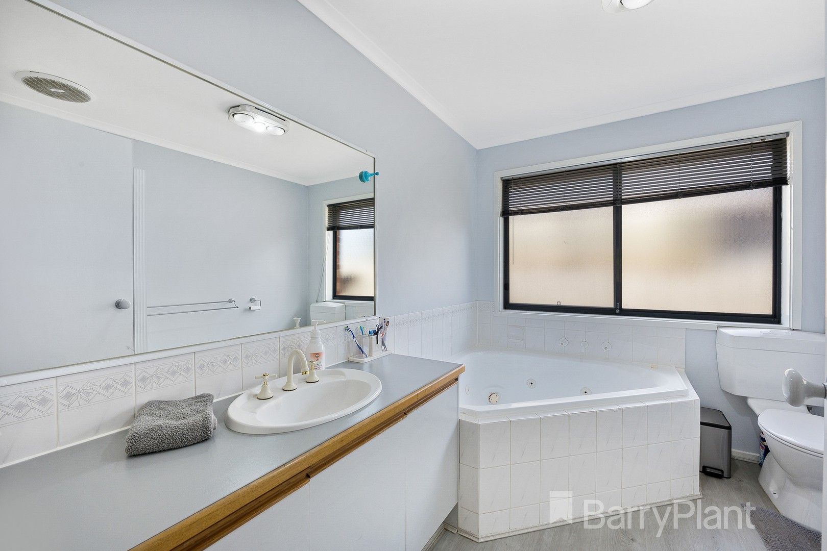 17 Deloraine DriveHoppers Crossing, VIC 3029, Hoppers Crossing - Thumbnail 3