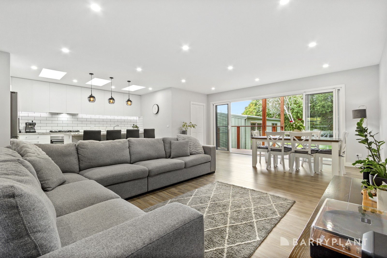 17 Devenish Road, Boronia, VIC 3155, Boronia - Thumbnail 2