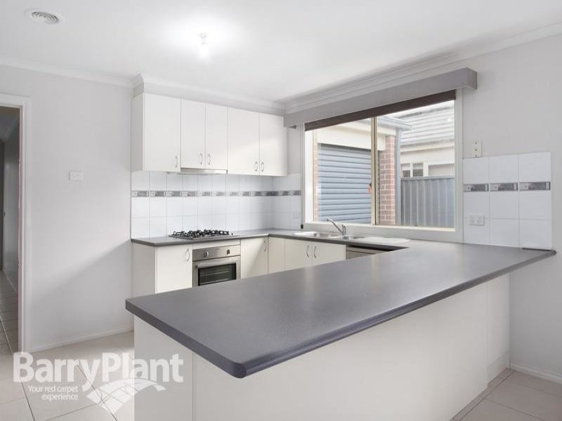 17 Dianella Close, Pakenham, VIC 3810, Pakenham - Thumbnail 2
