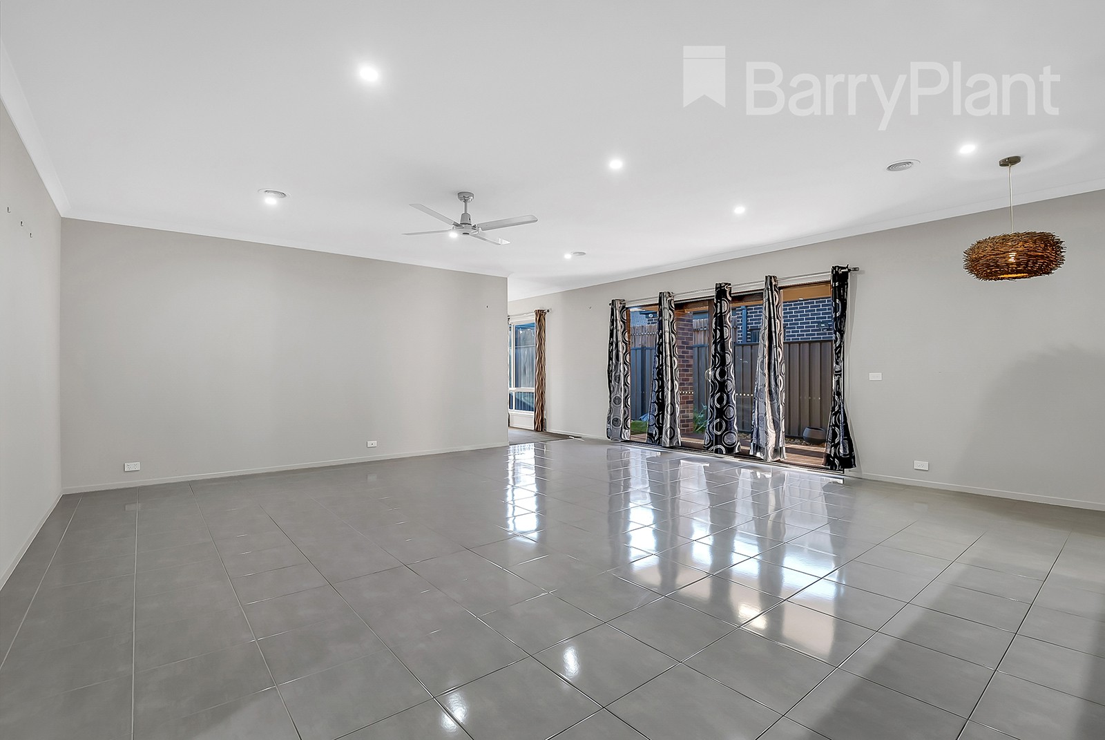 17 Doughty Road, Craigieburn, VIC 3064, Craigieburn - Thumbnail 5