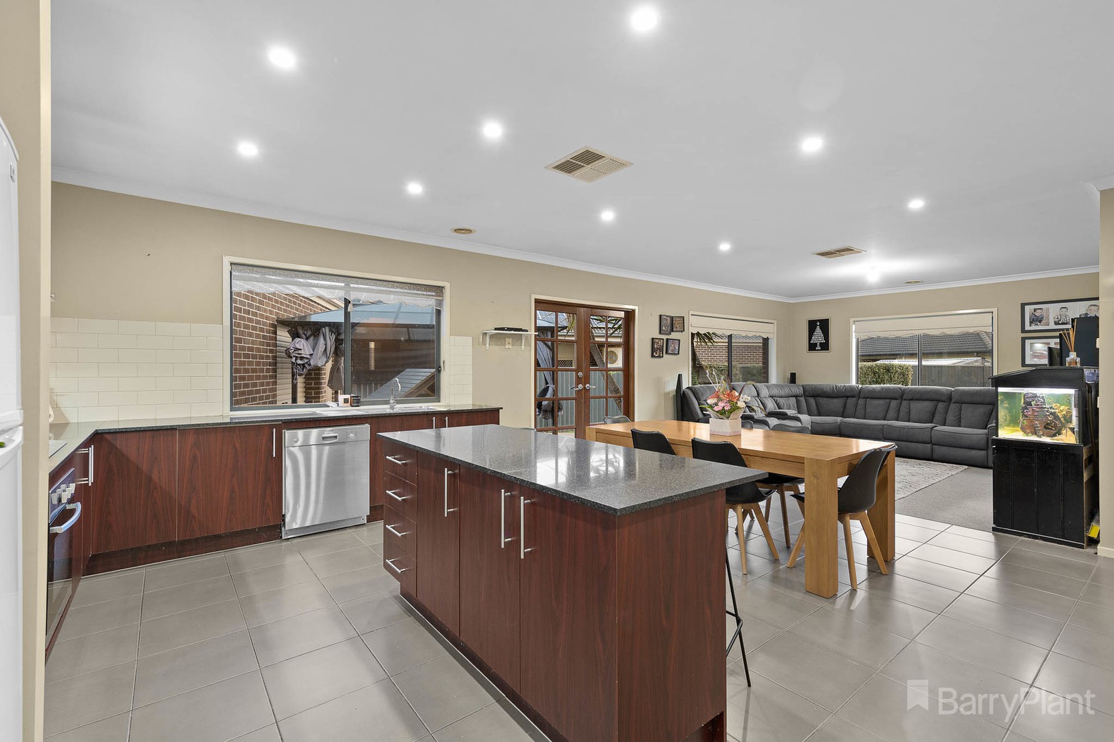17 Downing Square, Pakenham, VIC 3810, Pakenham - Thumbnail 4