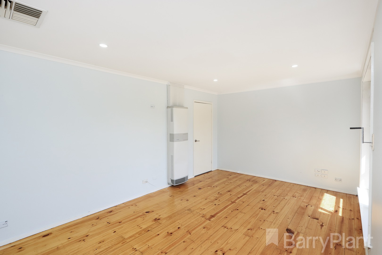 17 Drinkwater Crescent, Sunshine West, VIC 3020, Sunshine West - Thumbnail 3