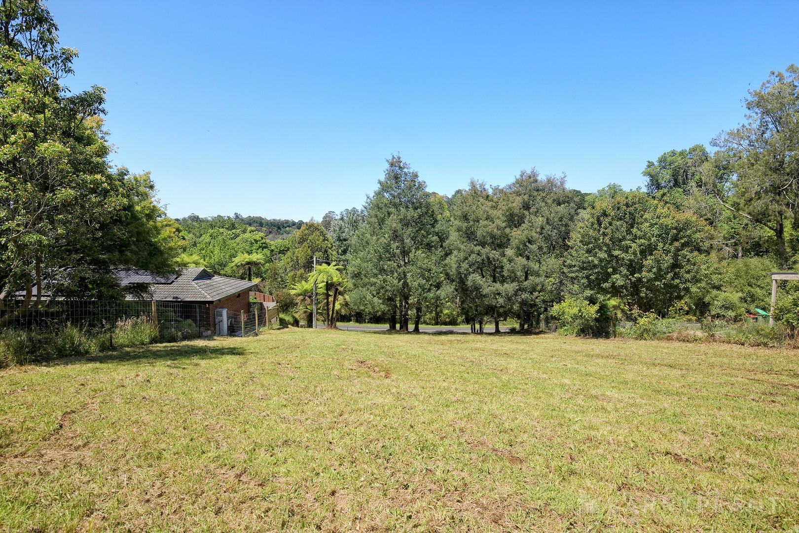 17 Emerald Lake Road, Emerald, VIC 3782 - Thumbnail 2 - 05/12/2025