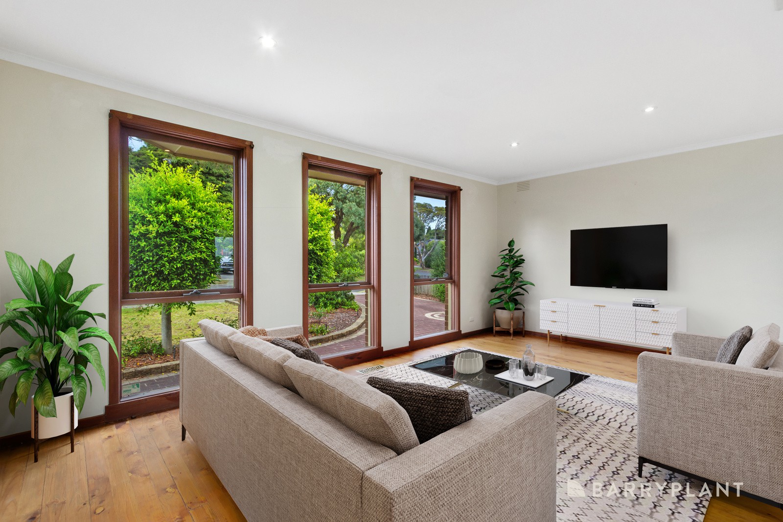 17 Fewster Drive, Wantirna South, VIC 3152, Wantirna South - Thumbnail 2