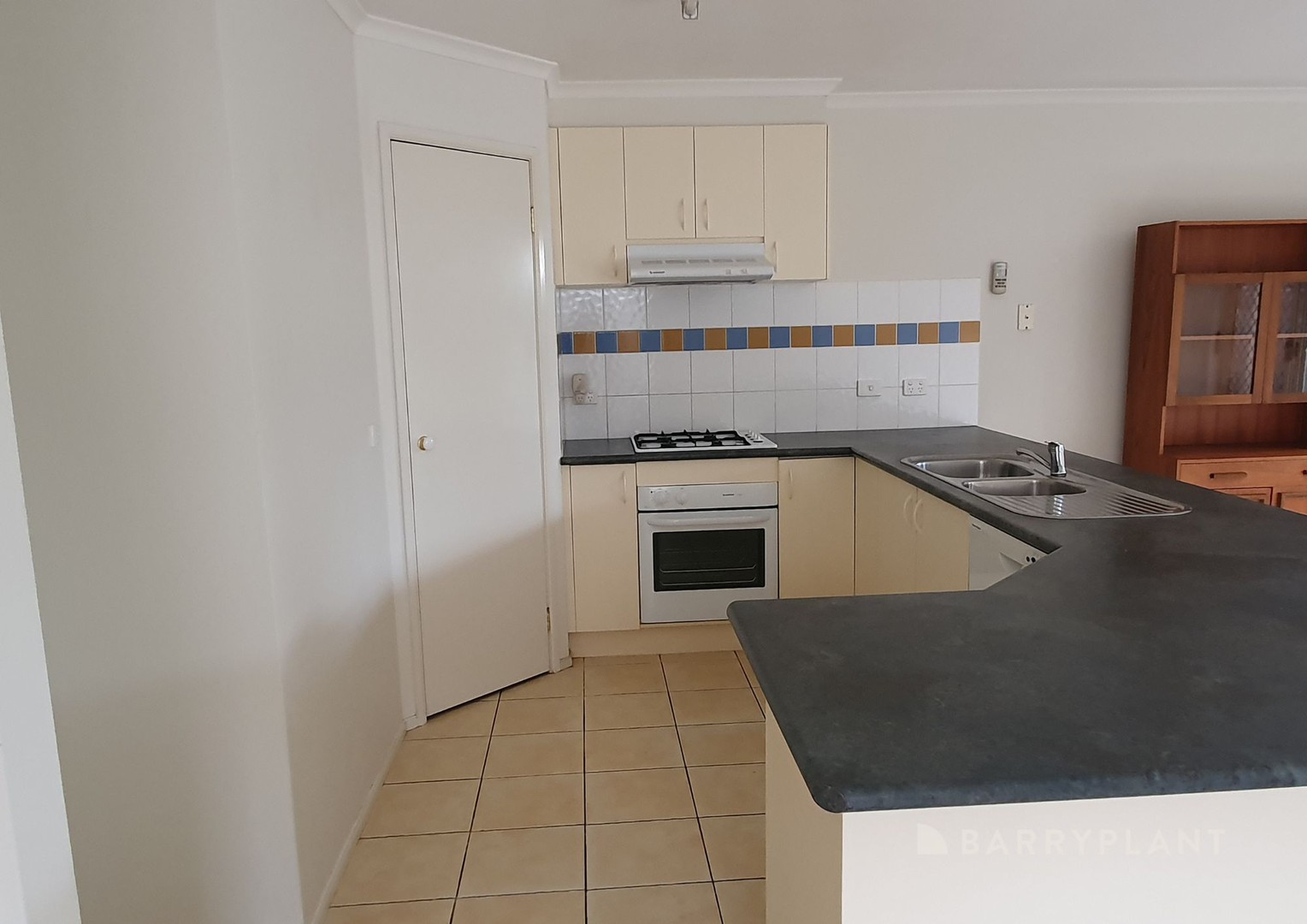 17 Fiona Court, Werribee, VIC 3030 - Thumbnail 2 - 02/05/2024