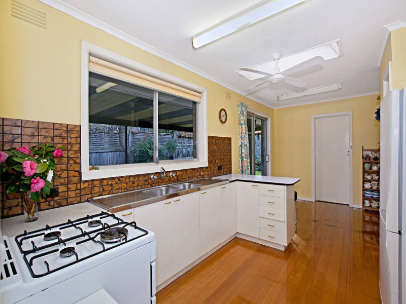17 Flora Street, Ringwood East, VIC 3135, Ringwood East - Thumbnail 3