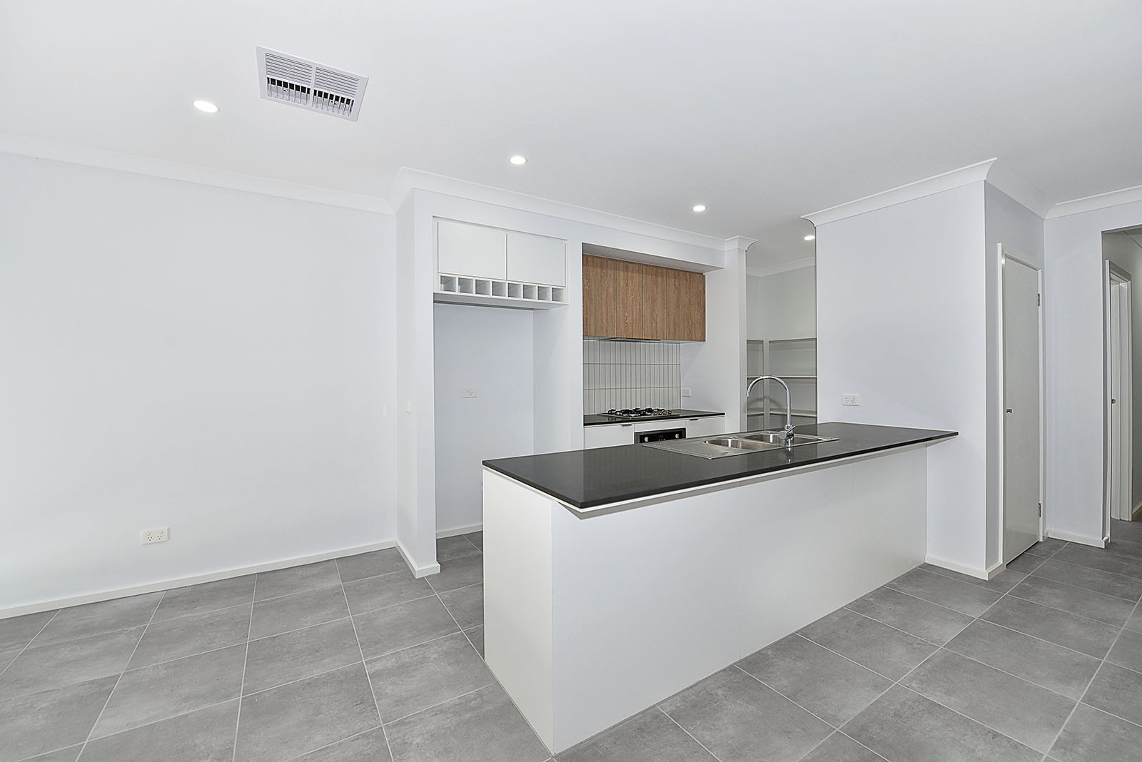 17 Frangipani Way, Mickleham, VIC 3064, Mickleham - Thumbnail 3