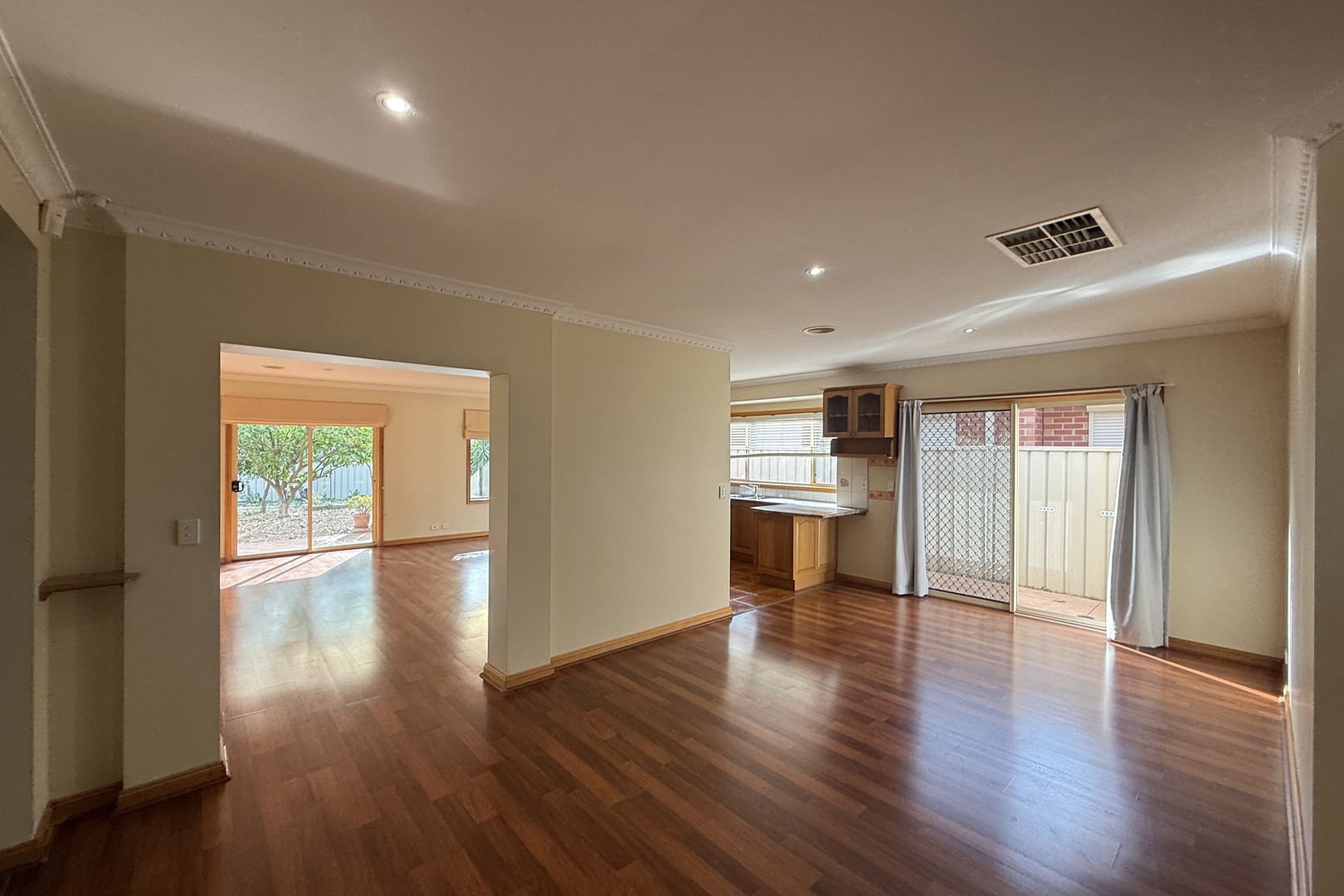 17 Franklin Place, Caroline Springs, VIC 3023, Caroline Springs - Thumbnail 2