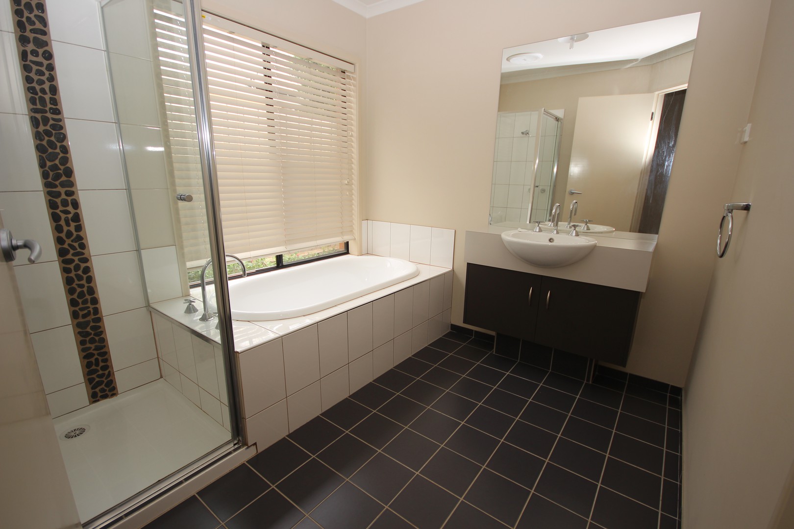 17 Ghazeepore Road, Waurn Ponds, VIC 3216, Waurn Ponds - Thumbnail 7