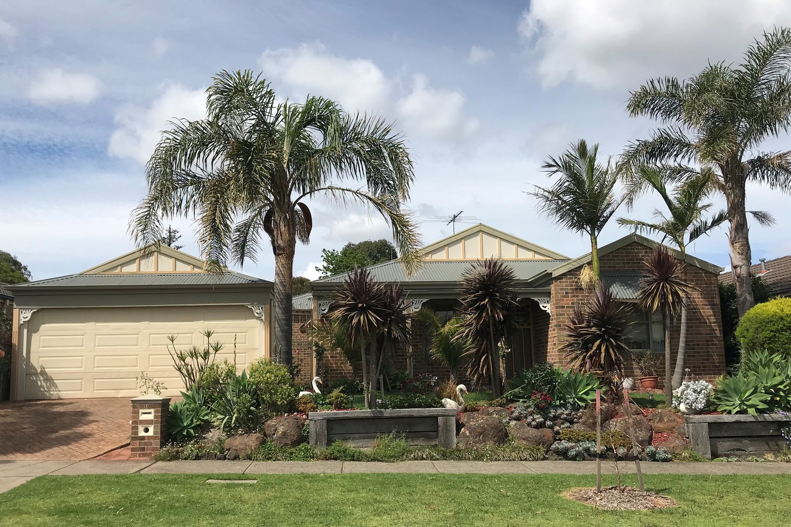 17 Glenside Walk, Berwick, VIC 3806 - Thumbnail 1 - 04/11/2021