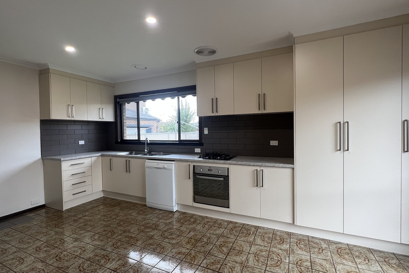 17 Gourock Street, Reservoir, VIC 3073, Reservoir - Thumbnail 7
