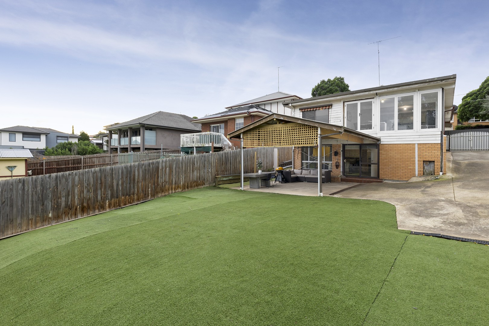 17 Grosvenor Street, Niddrie, VIC 3042 - Thumbnail 2 - 18/06/2026