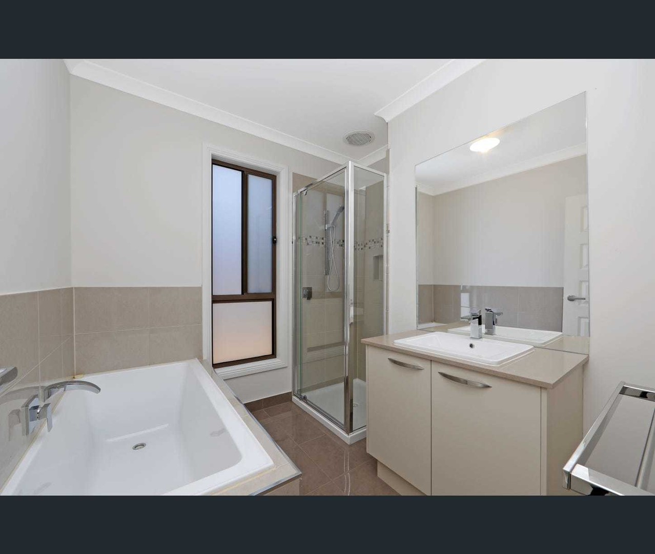 17 Guernsey Street, Clyde North, VIC 3978, Clyde North - Thumbnail 8
