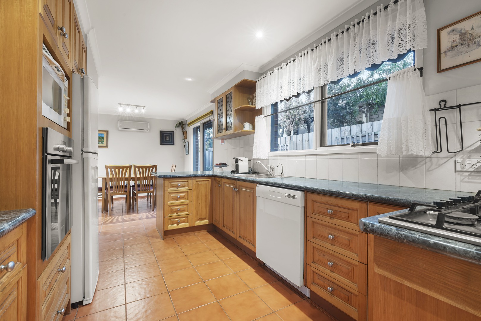 17 Hartington Drive, Wantirna, VIC 3152, Wantirna - Thumbnail 3