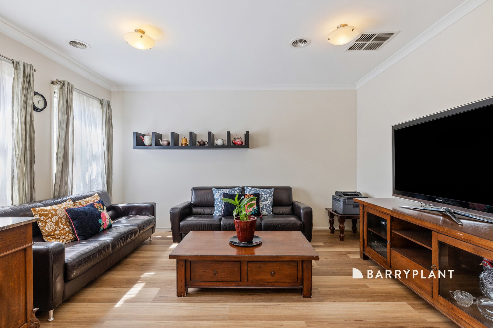 17 Hollyrood Drive, Berwick, VIC 3806, Berwick - Thumbnail 3