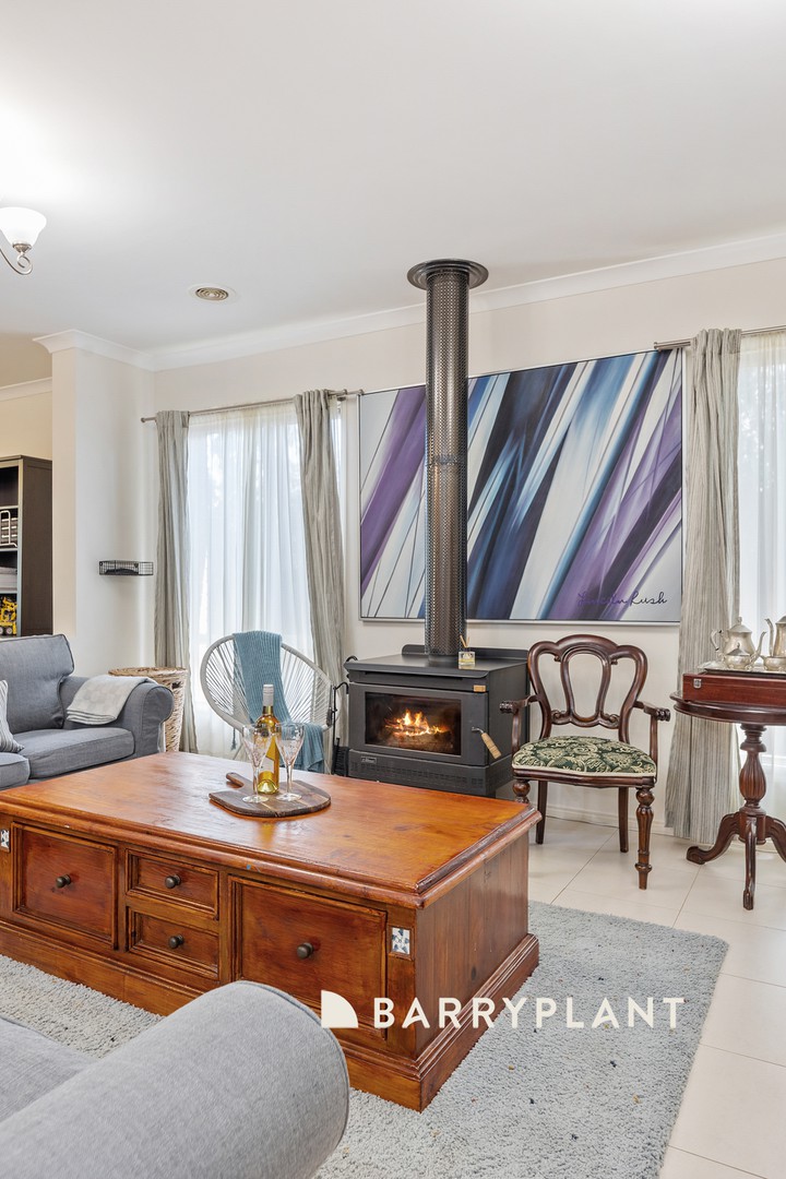 17 Hollyrood Drive, Berwick, VIC 3806, Berwick - Thumbnail 8