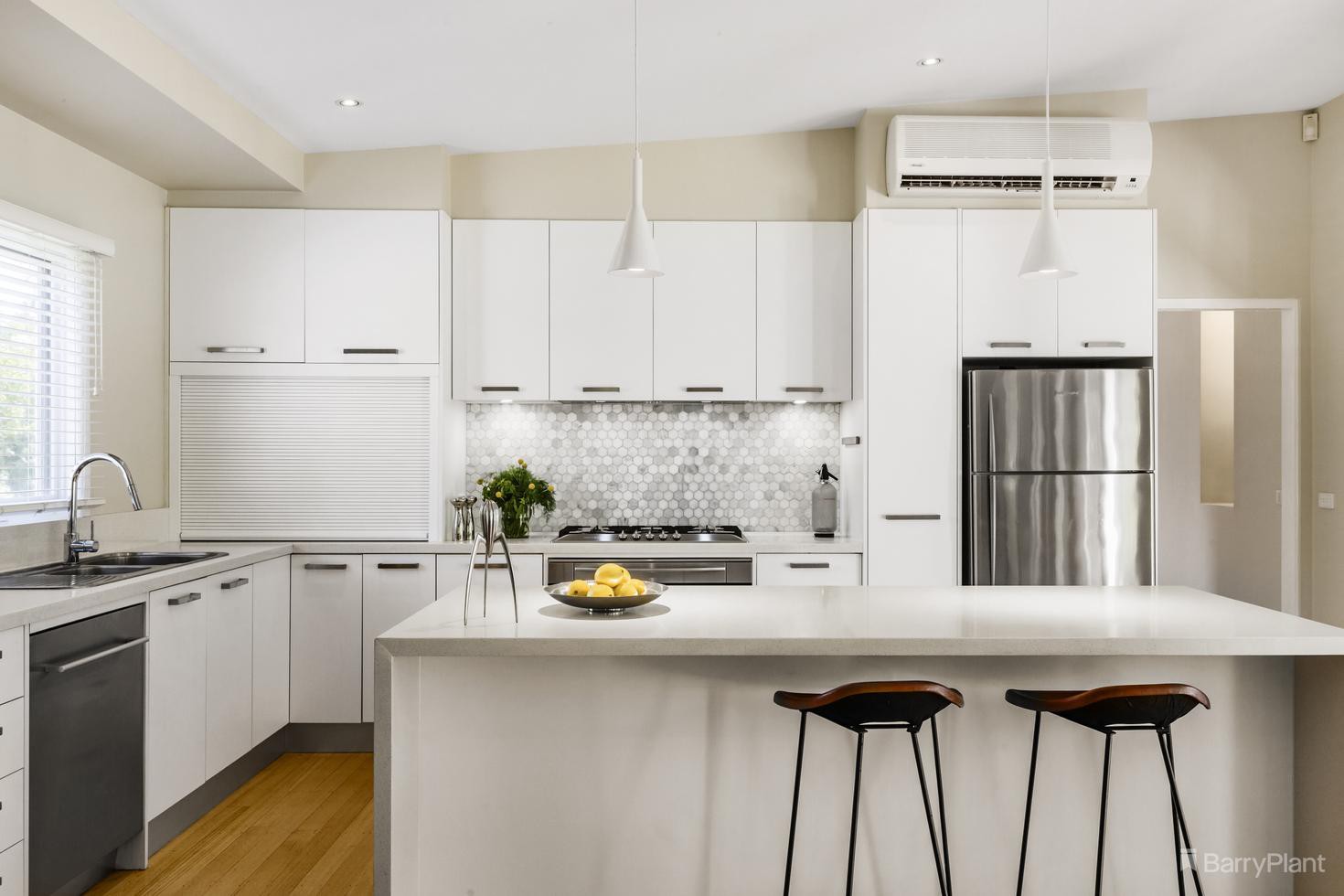 17 Hopetoun Street, Mitcham, VIC 3132, Mitcham - Thumbnail 4