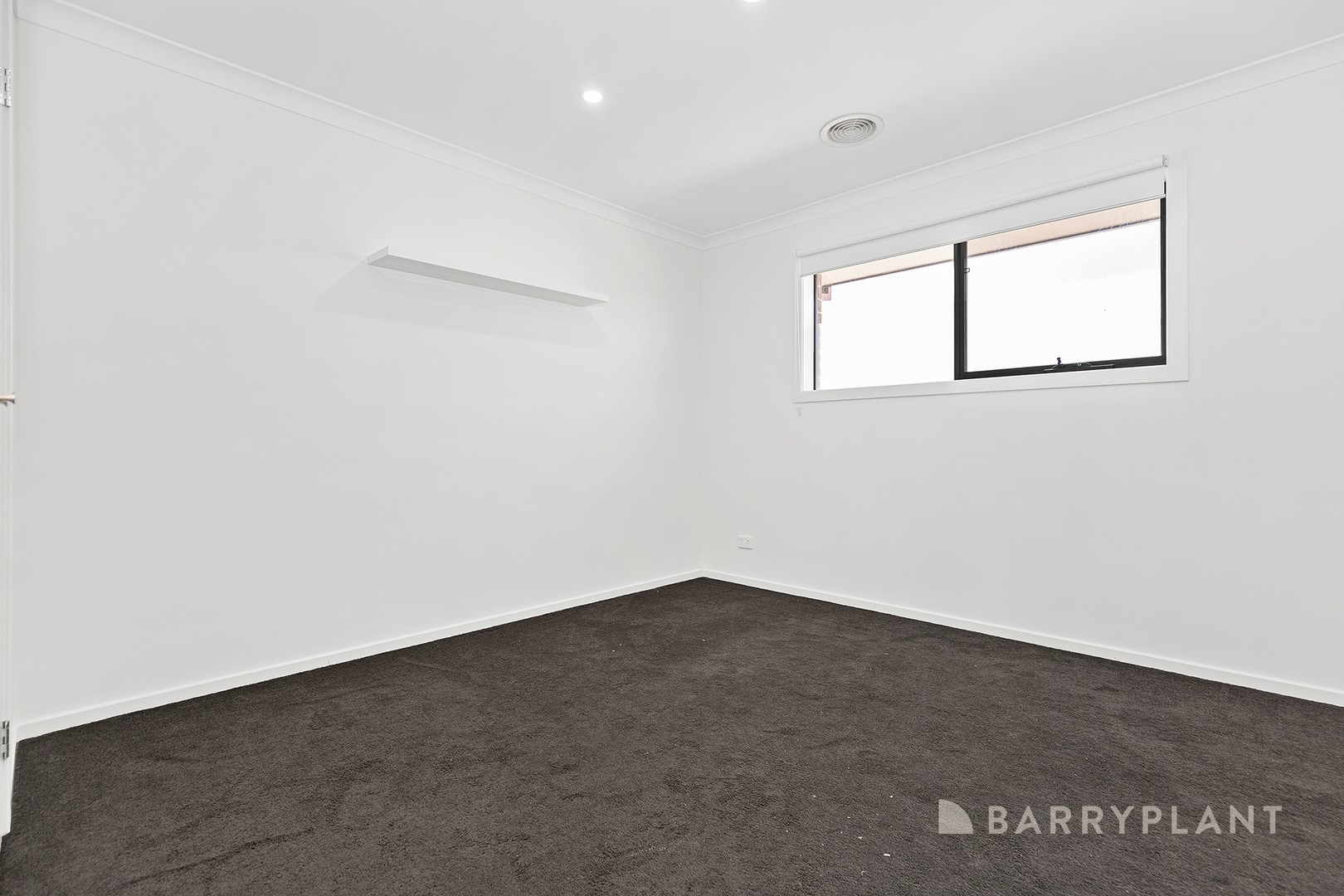 17 Hull Crescent, Pakenham, VIC 3810, Pakenham - Thumbnail 6
