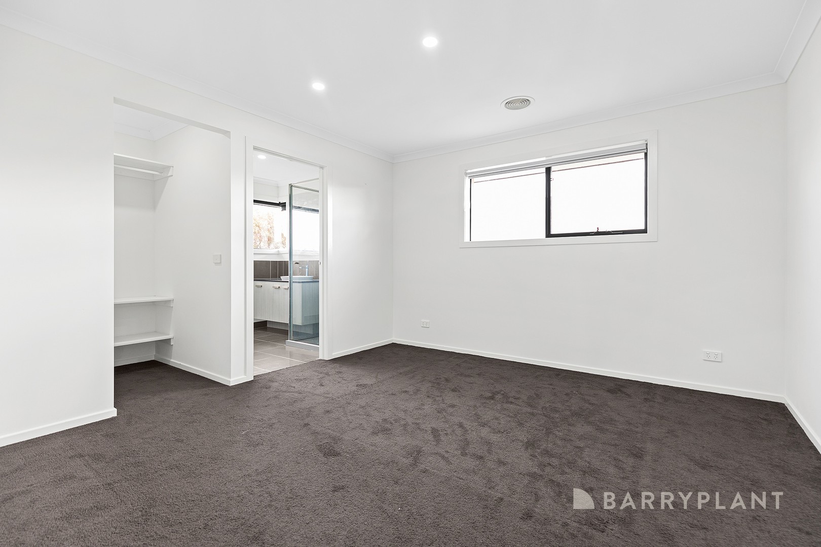 17 Hull Crescent, Pakenham, VIC 3810, Pakenham - Thumbnail 7