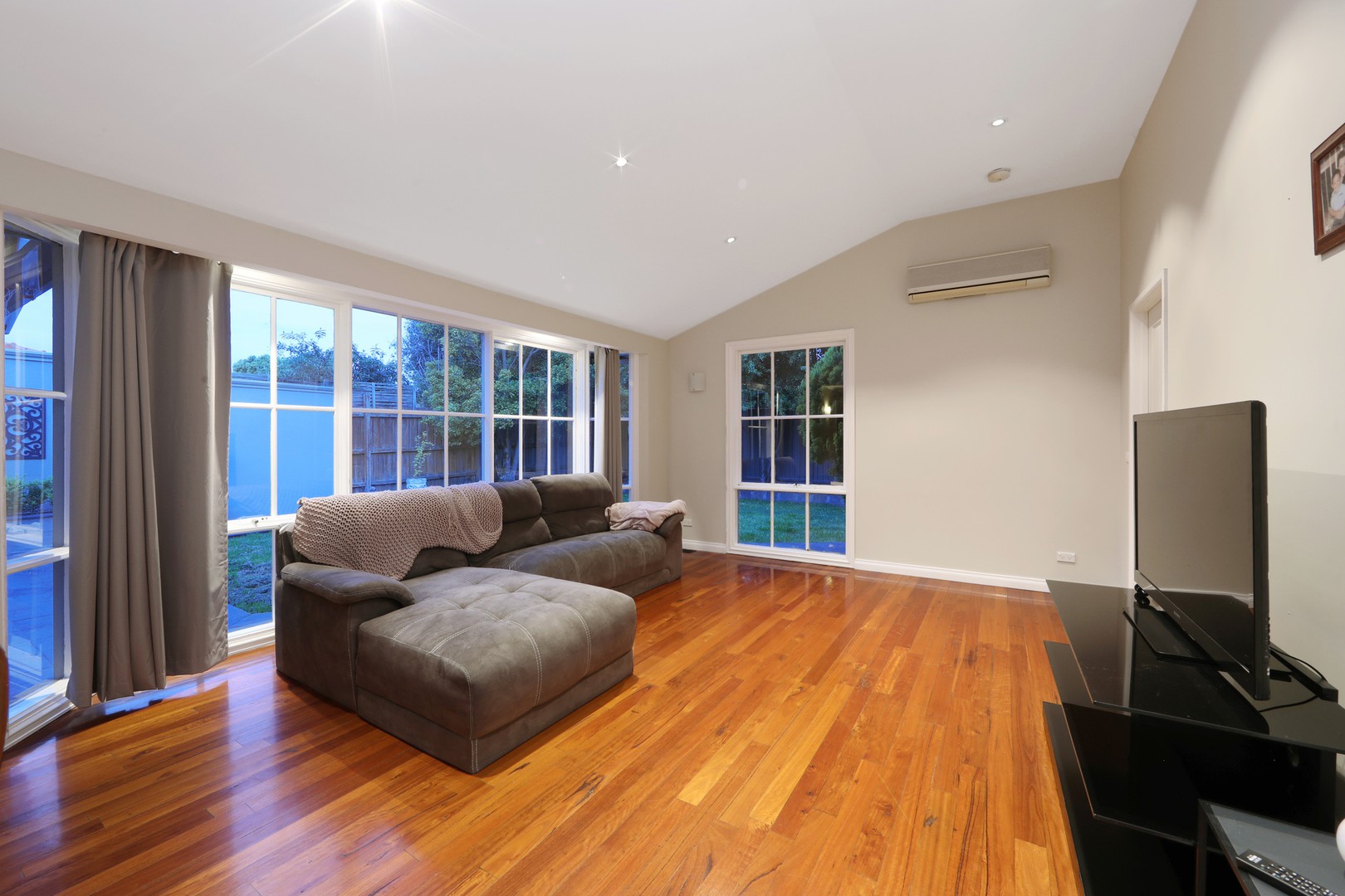 17 Jenhill CourtRowville, VIC 3178, Rowville - Thumbnail 4