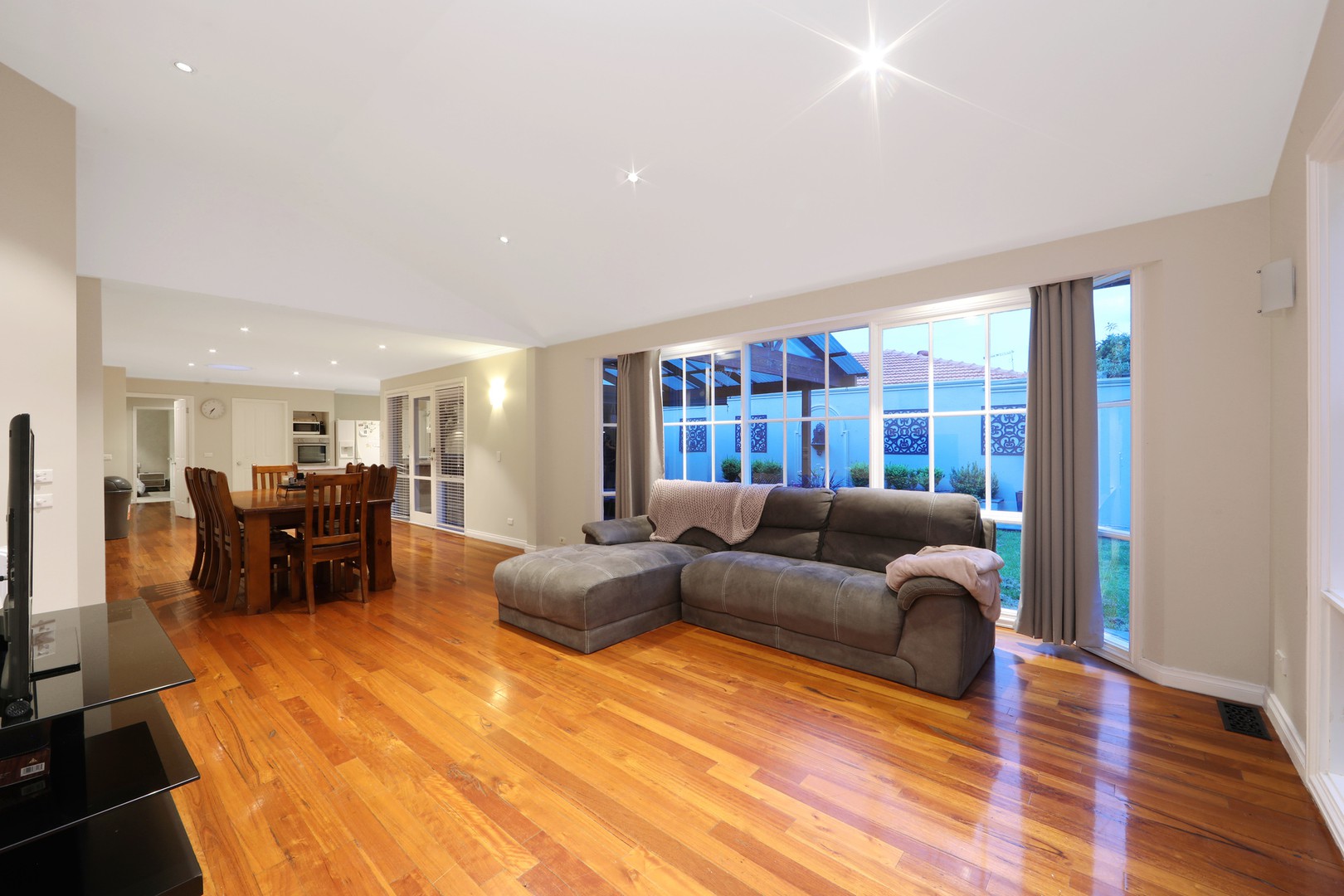 17 Jenhill CourtRowville, VIC 3178, Rowville - Thumbnail 5