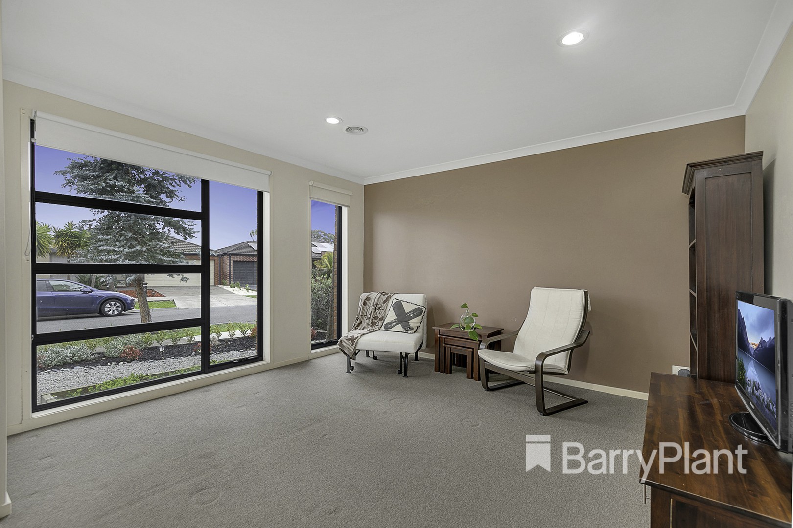 17 Jezwing Avenue, South Morang, VIC 3752, South Morang - Thumbnail 2