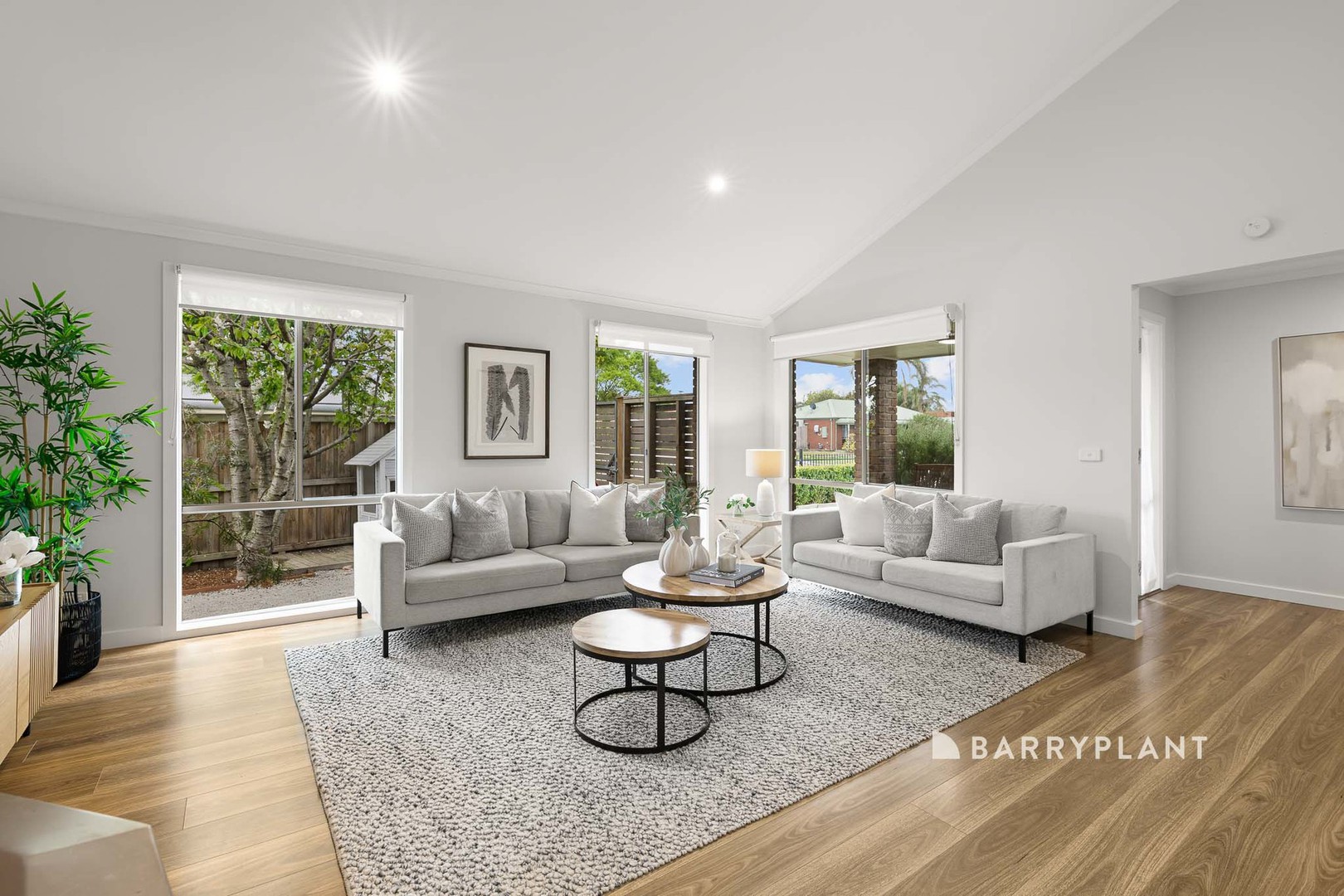 17 Justin Court, Narre Warren, VIC 3805 - Thumbnail 2 - 07/10/2025