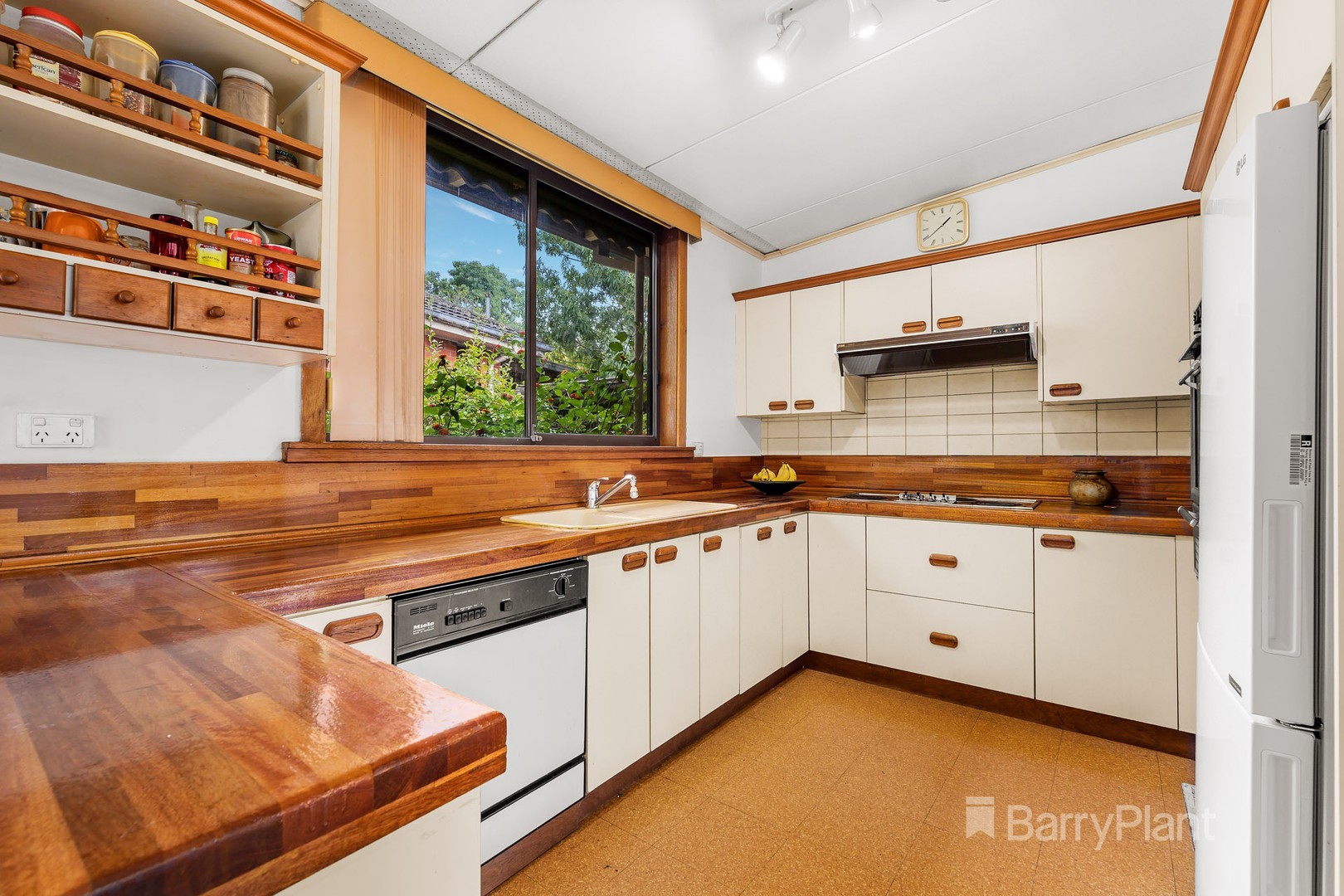 17 Kirrawee Avenue, Wantirna South, VIC 3152, Wantirna South - Thumbnail 5